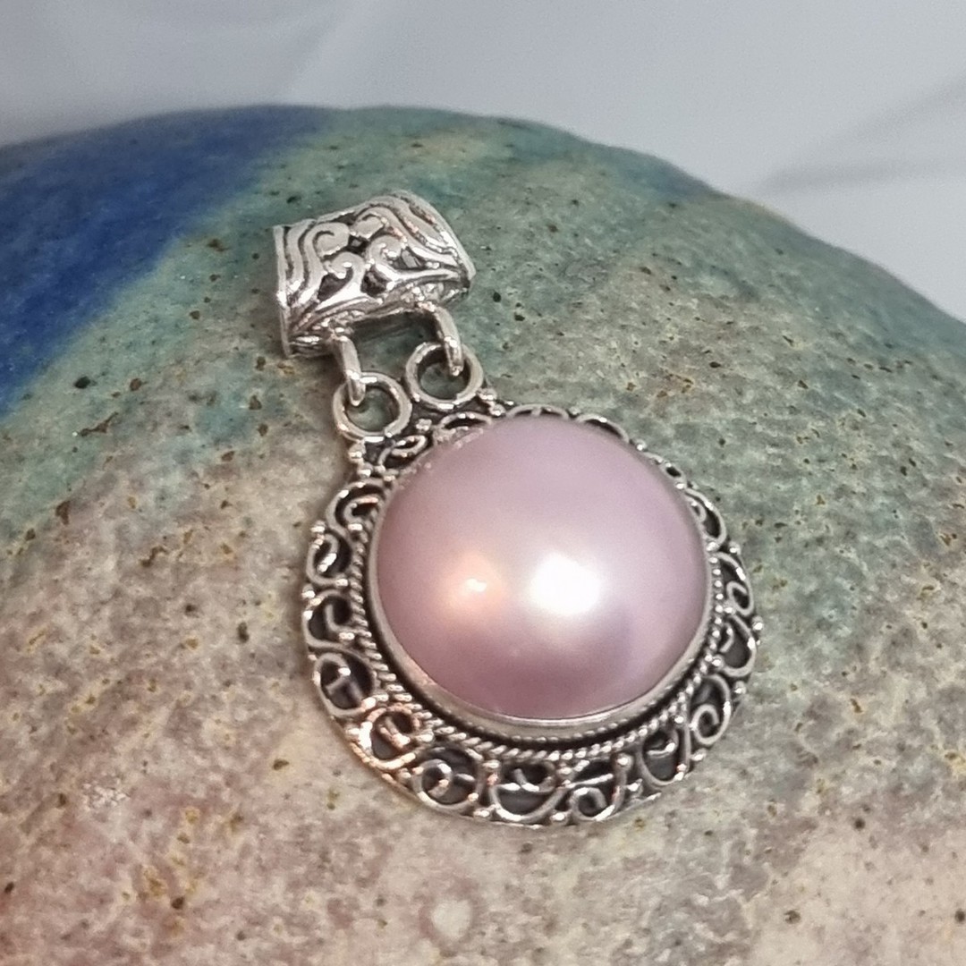 Sterling silver pendant with pink mabe pearl image 0