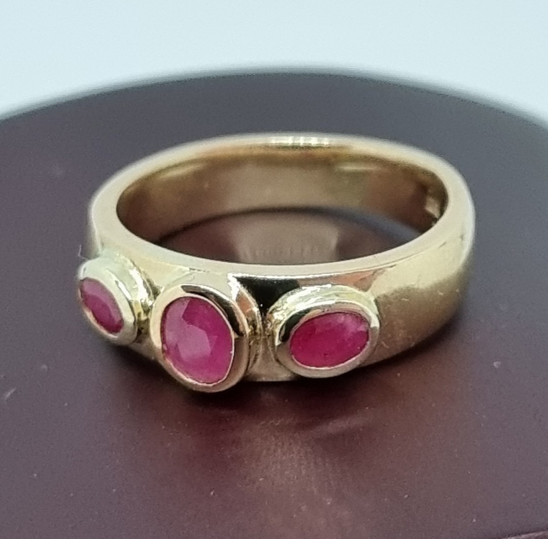 9ct gold modern ruby ring, made in NZ image 3