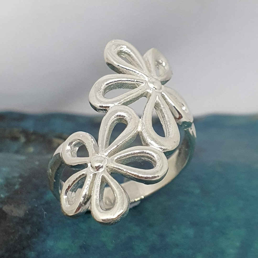 Sterling silver daisy flower ring image 0