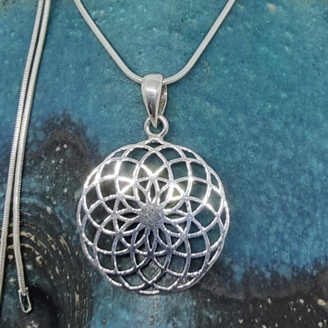 Sterling silver spiral round pendant image 3