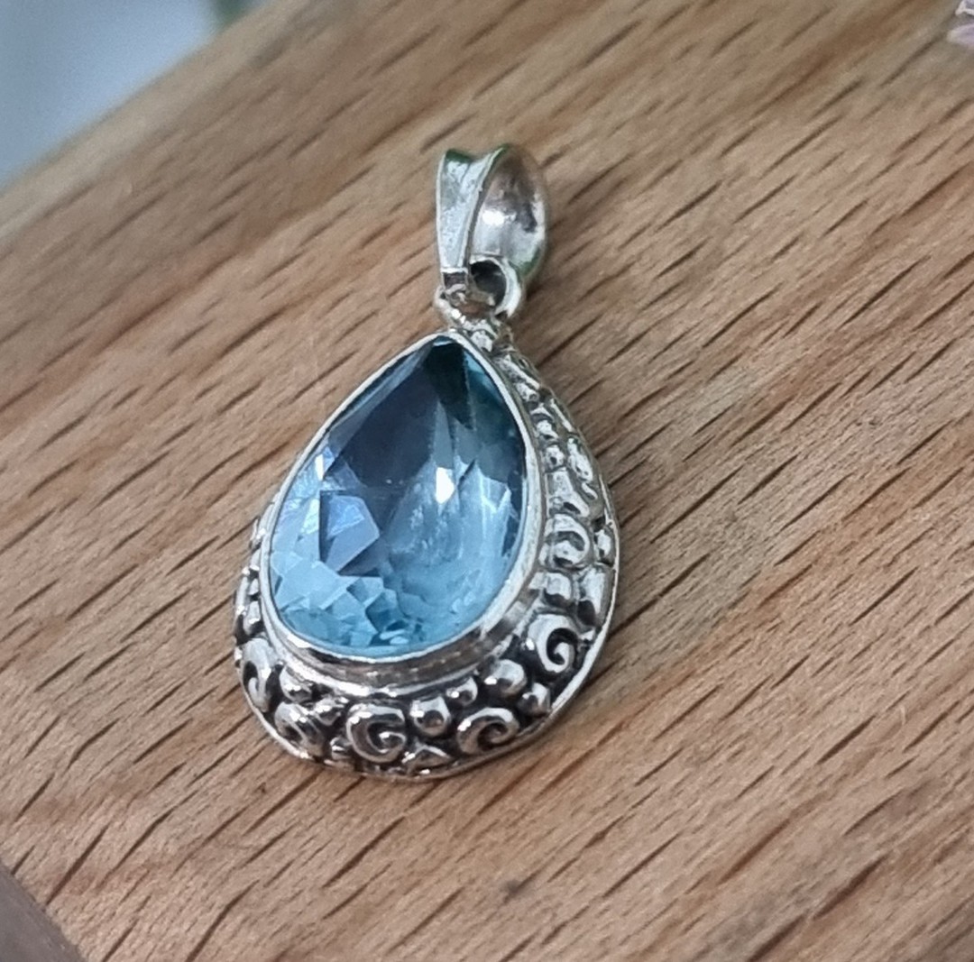 Sterling silver teardrop blue topaz pendant image 3