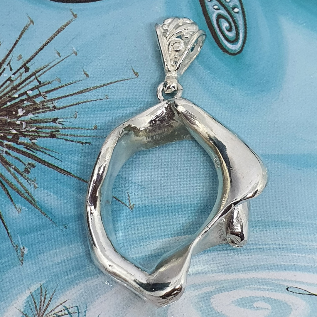 Sterling silver cast beach shell pendant image 2