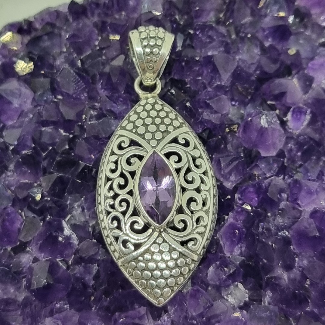 Sterling silver pointed oval shape amethyst pendant image 0