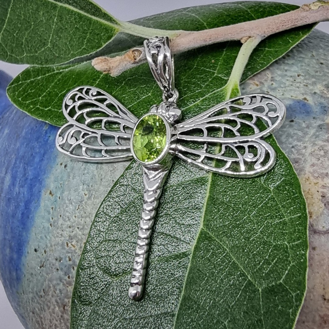 Sterling silver peridot dragonfly pendant image 3