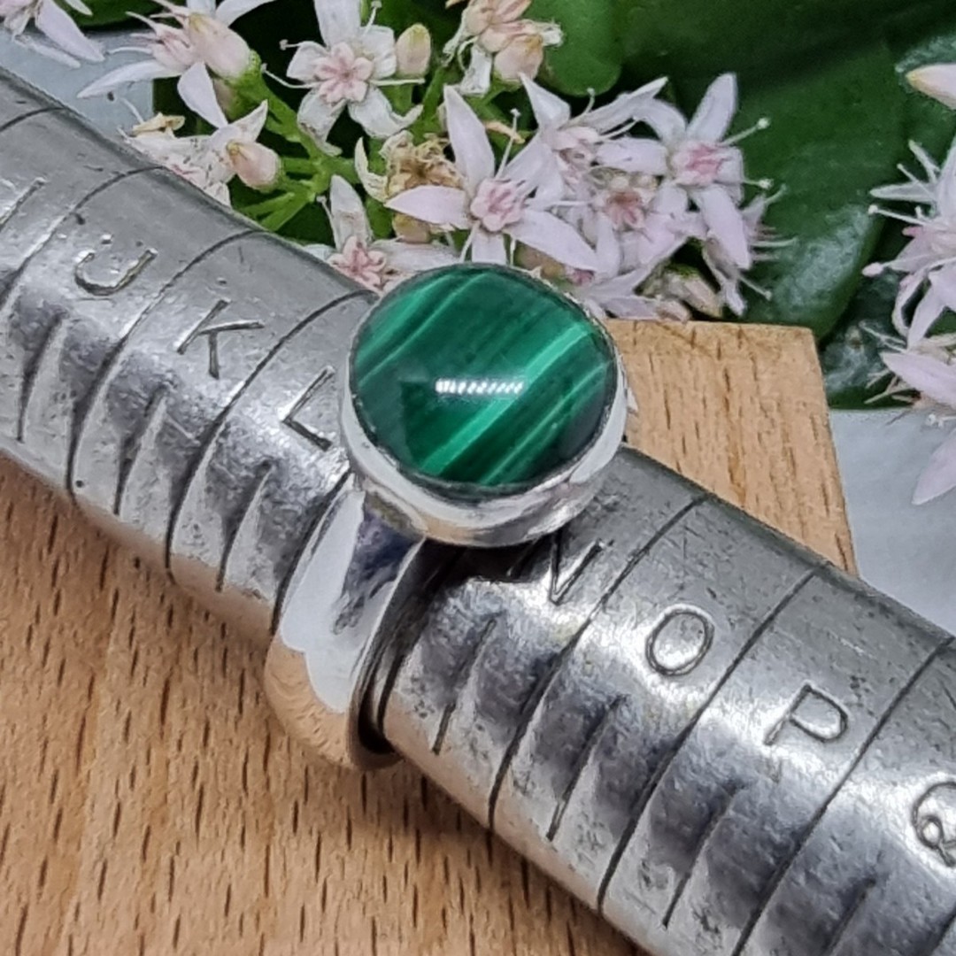 Silver malachite gemstone ring image 2