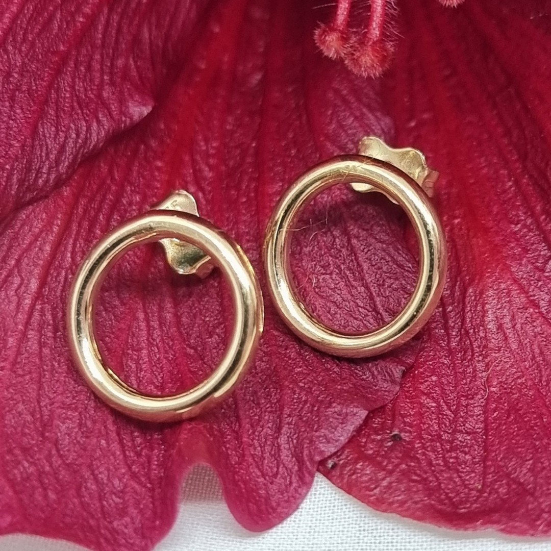 9ct yellow gold open circle stud style earrings image 2