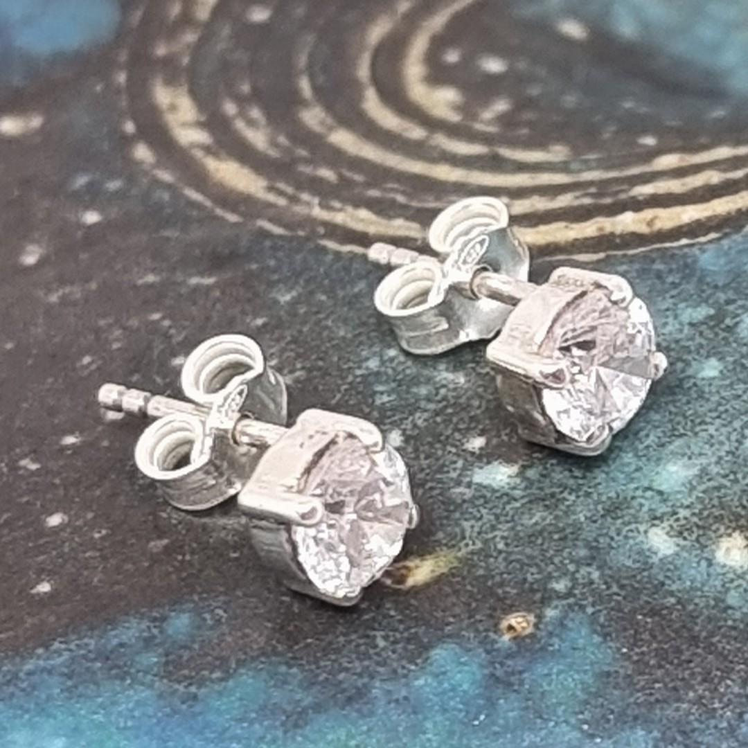 Silver cubic zirconia stud earrings image 3