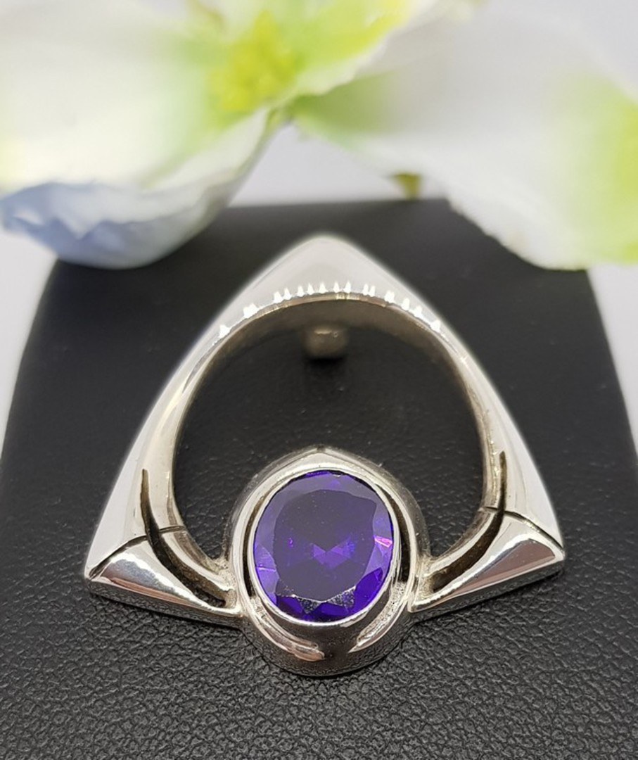 Sterling silver amethyst pendant - open triangle design image 2