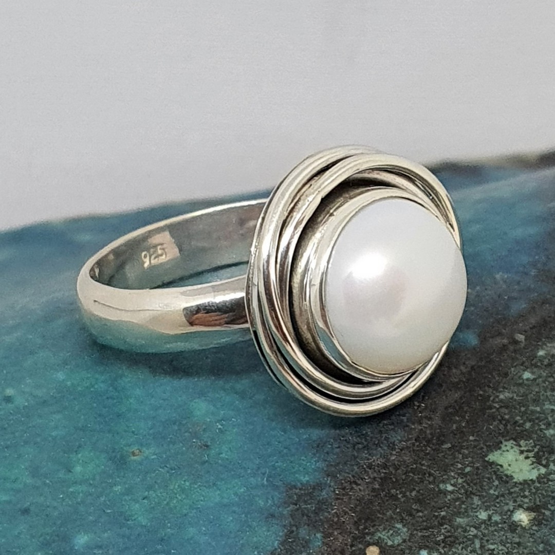 Sterling silver white pearl ring image 3