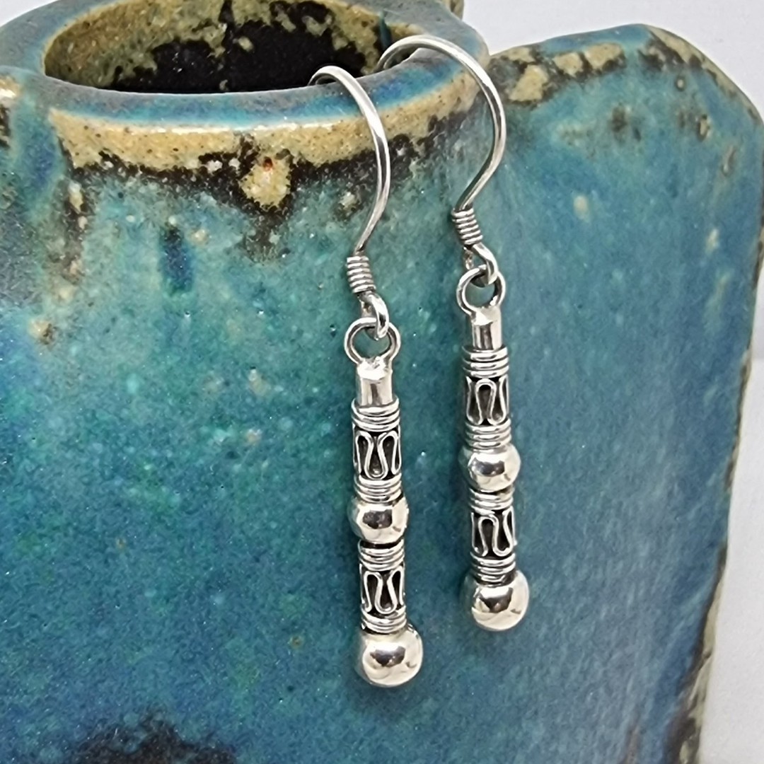 Long silver earrings with stunning designs image 3
