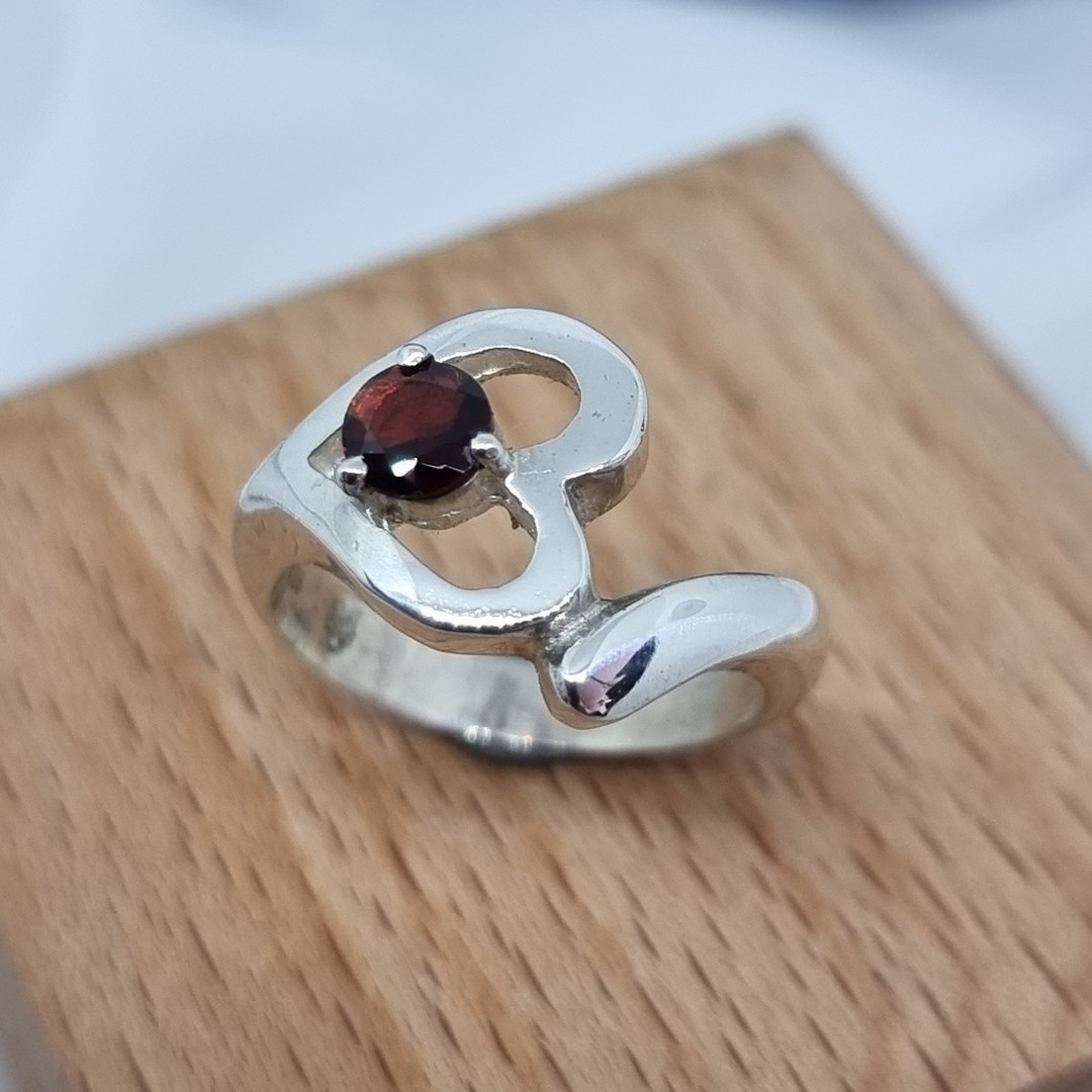 Silver heart ring with garnet gemstone image 0