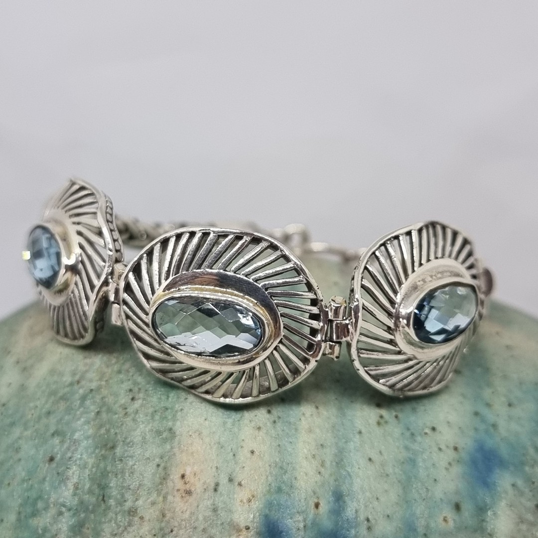 Stunning sterling silver bracelet with blue topaz gemstones image 5