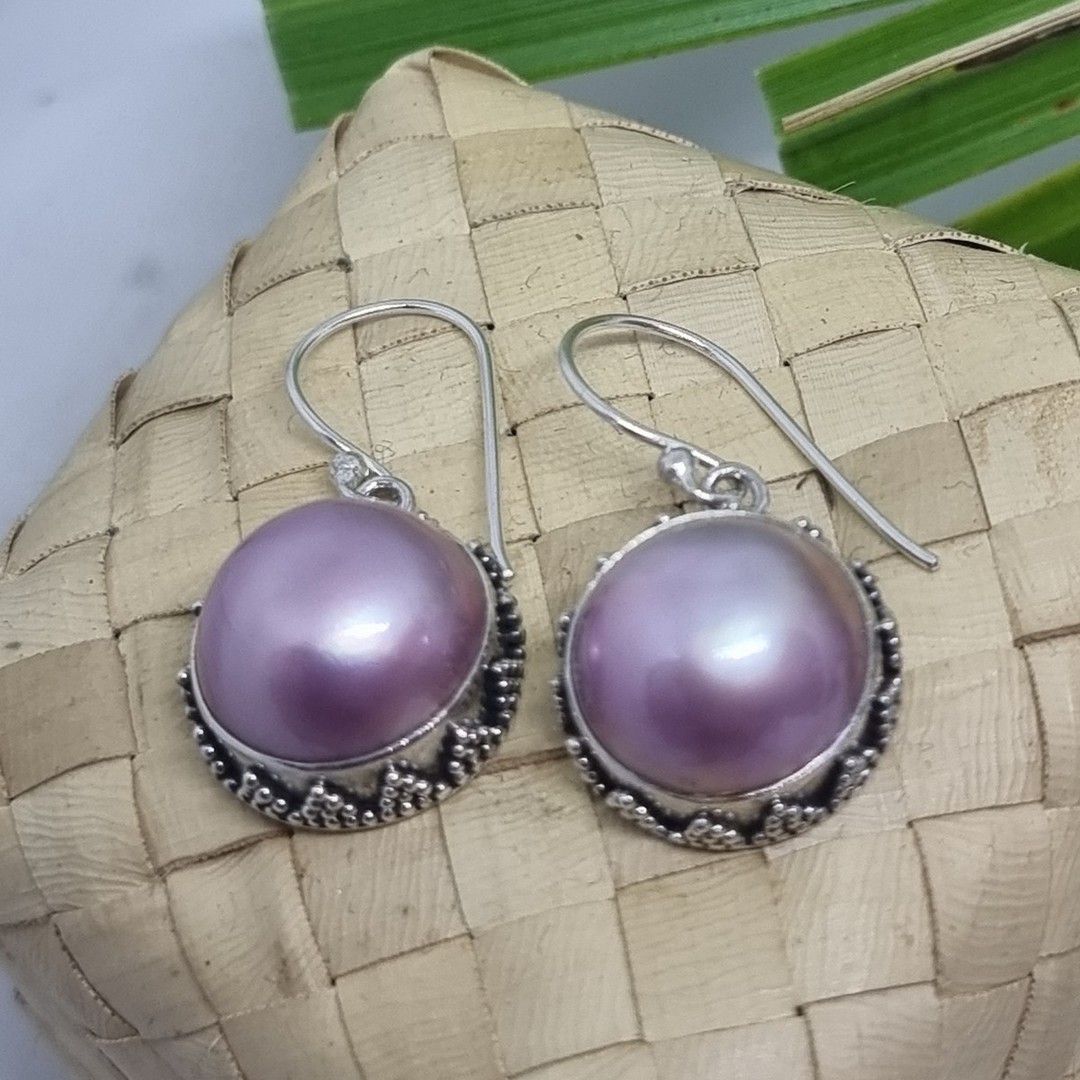 Silver pink pearl earrings image 1