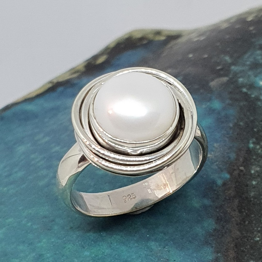 Sterling silver white pearl ring image 0