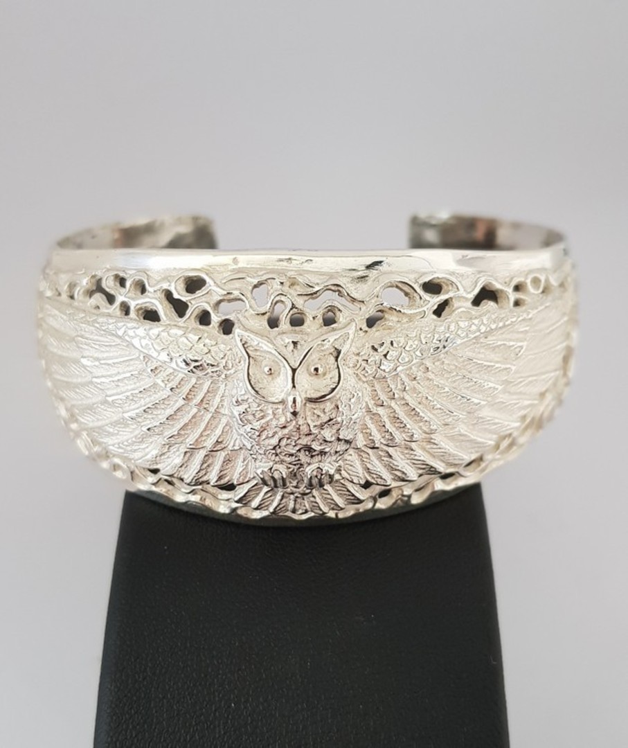 Silver filigree owl bangle image 0
