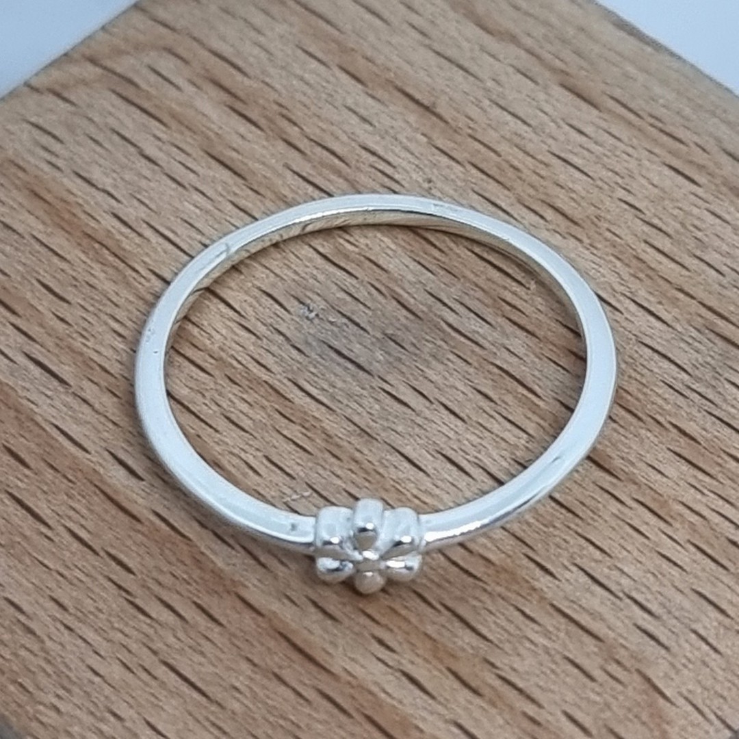 Sterling silver daisy stacking ring image 2