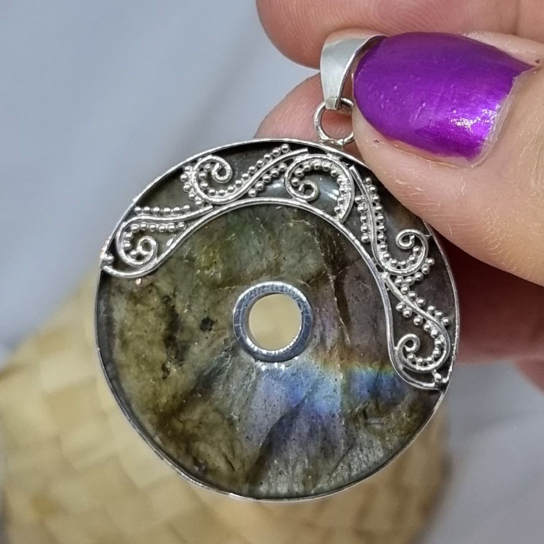 Sterling silver round labradorite gemstone pendant image 0