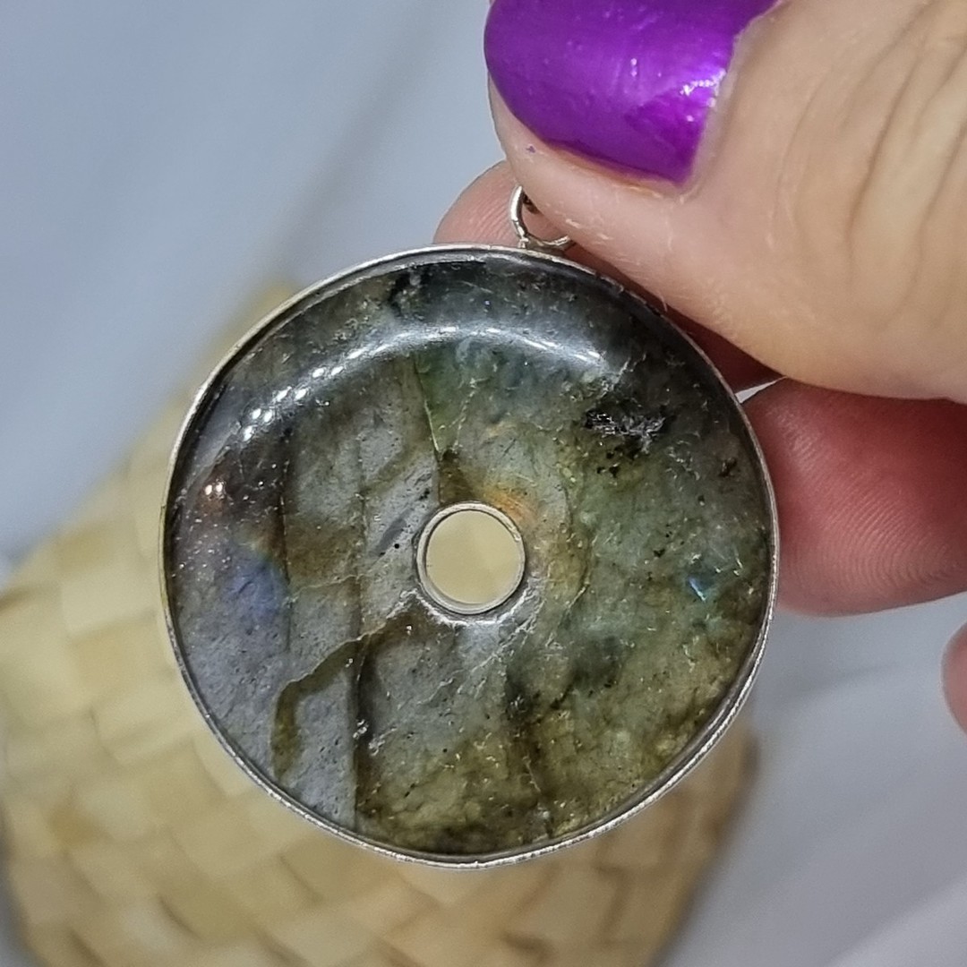 Sterling silver round labradorite gemstone pendant image 1