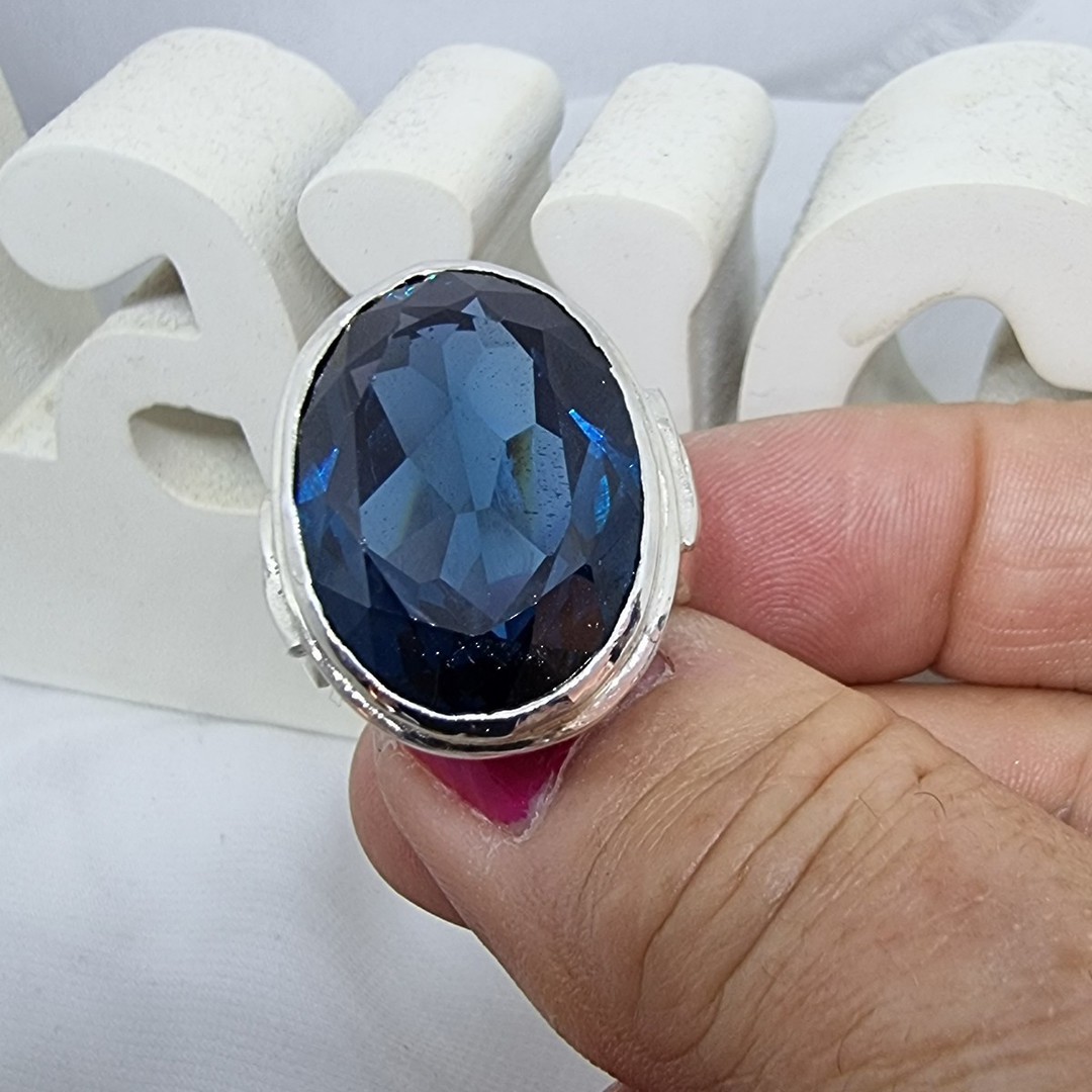 Super chunky, silver synthetic blue spinel ring - Size O image 5