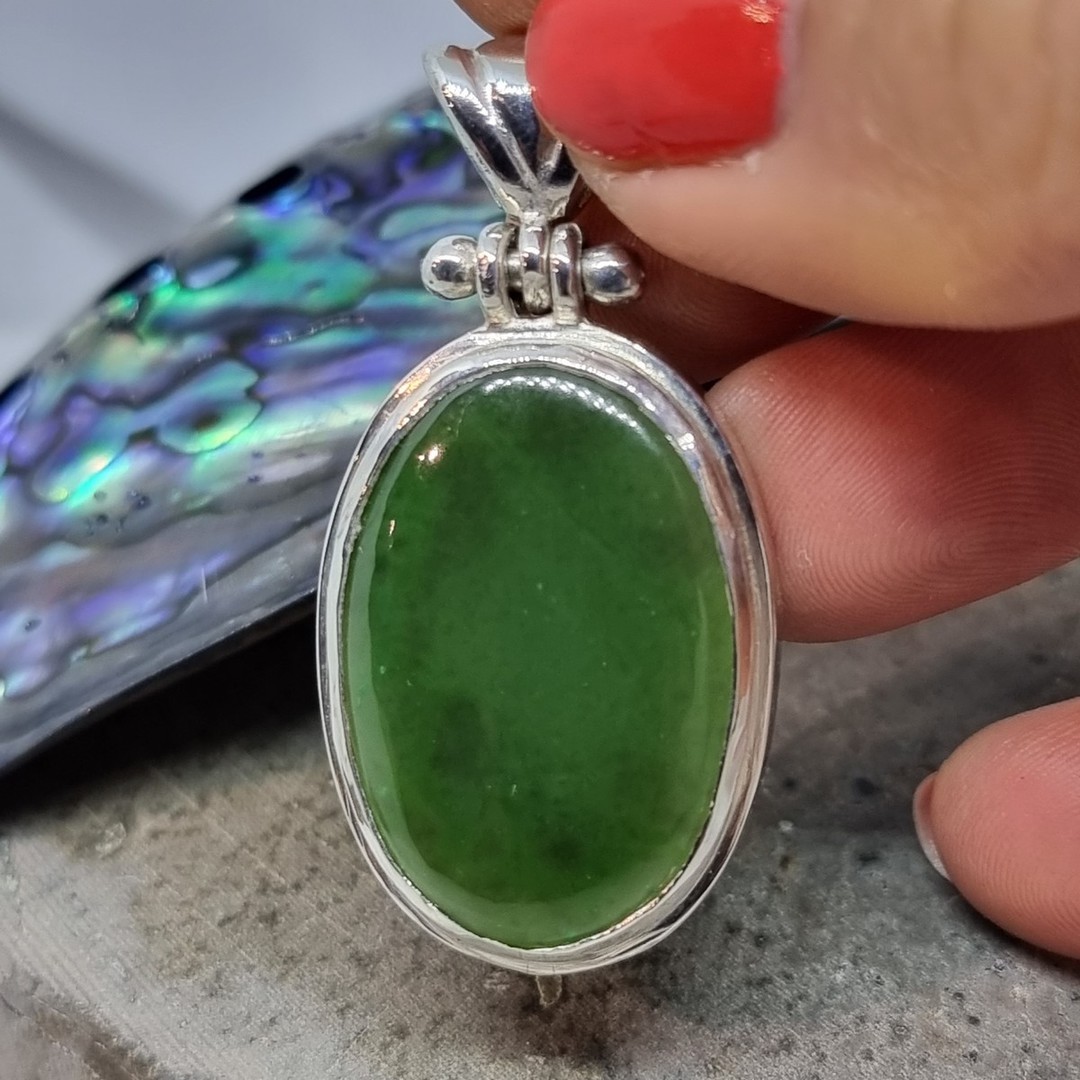 Made in NZ silver greenstone pendant image 3