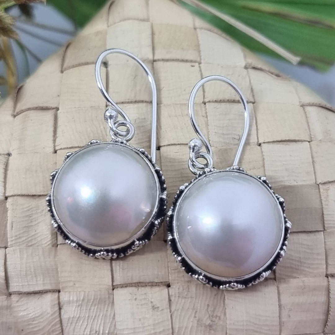 Silver white pearl earrings image 3