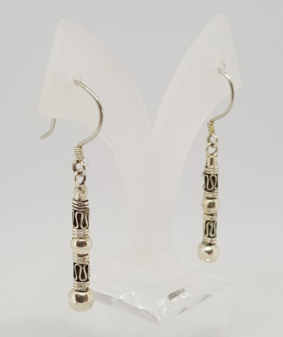 Long silver earrings with stunning designs image 2