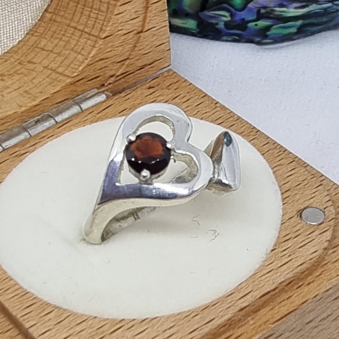 Silver heart ring with garnet gemstone image 3