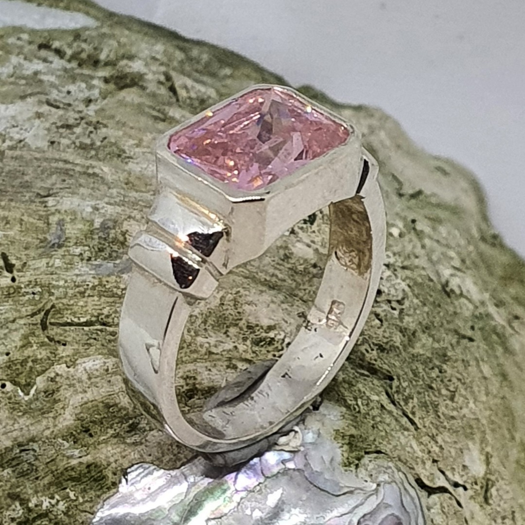 Silver ring with pink sparkling stone - Size N image 2