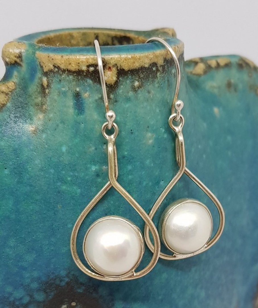 Sterling silver white pearl earrings image 3