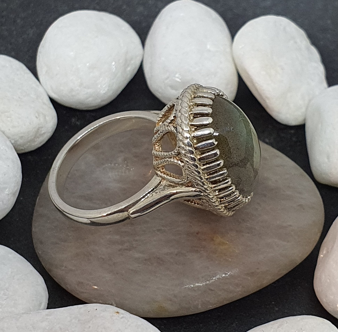 Large oval labradorite sterling silver ring - Size O image 1
