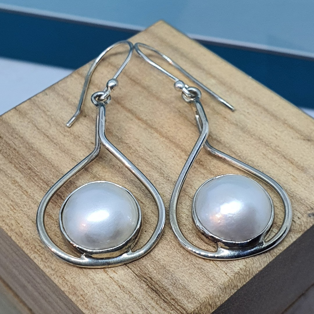 Sterling silver white pearl earrings image 1