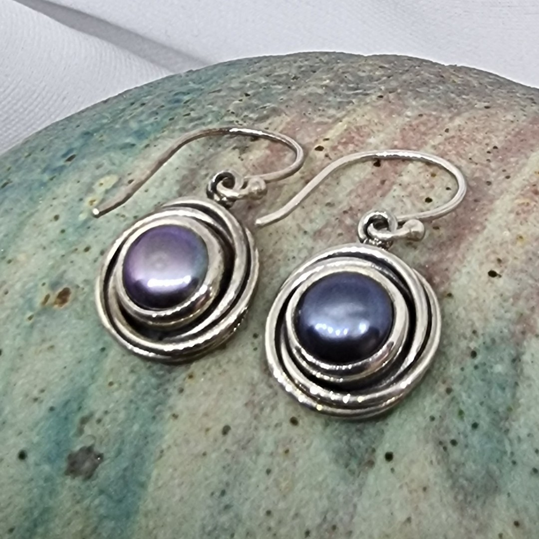 Grey pearl earrings - price reduced as unmatched image 0