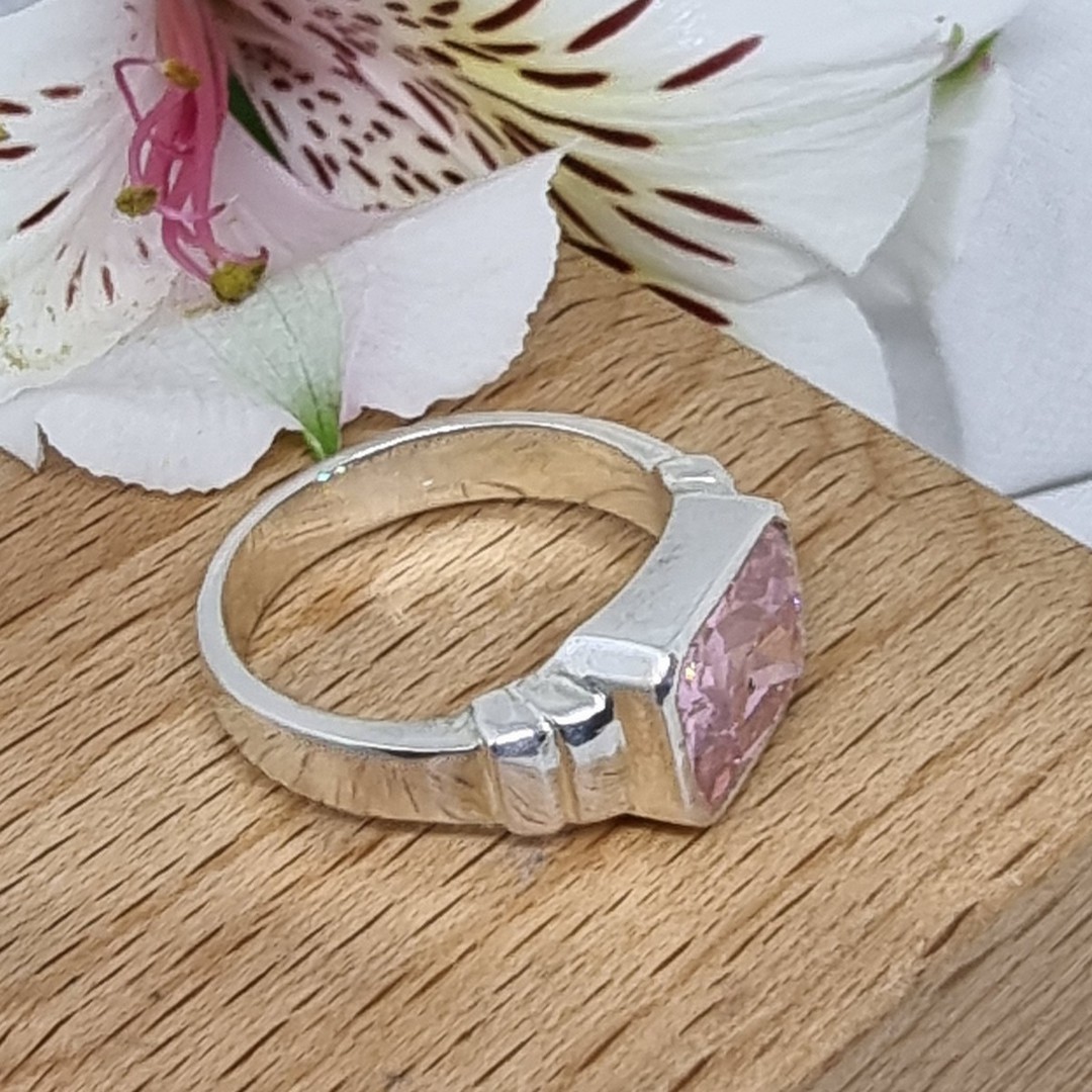 Silver ring with pink sparkling stone - Size N image 3
