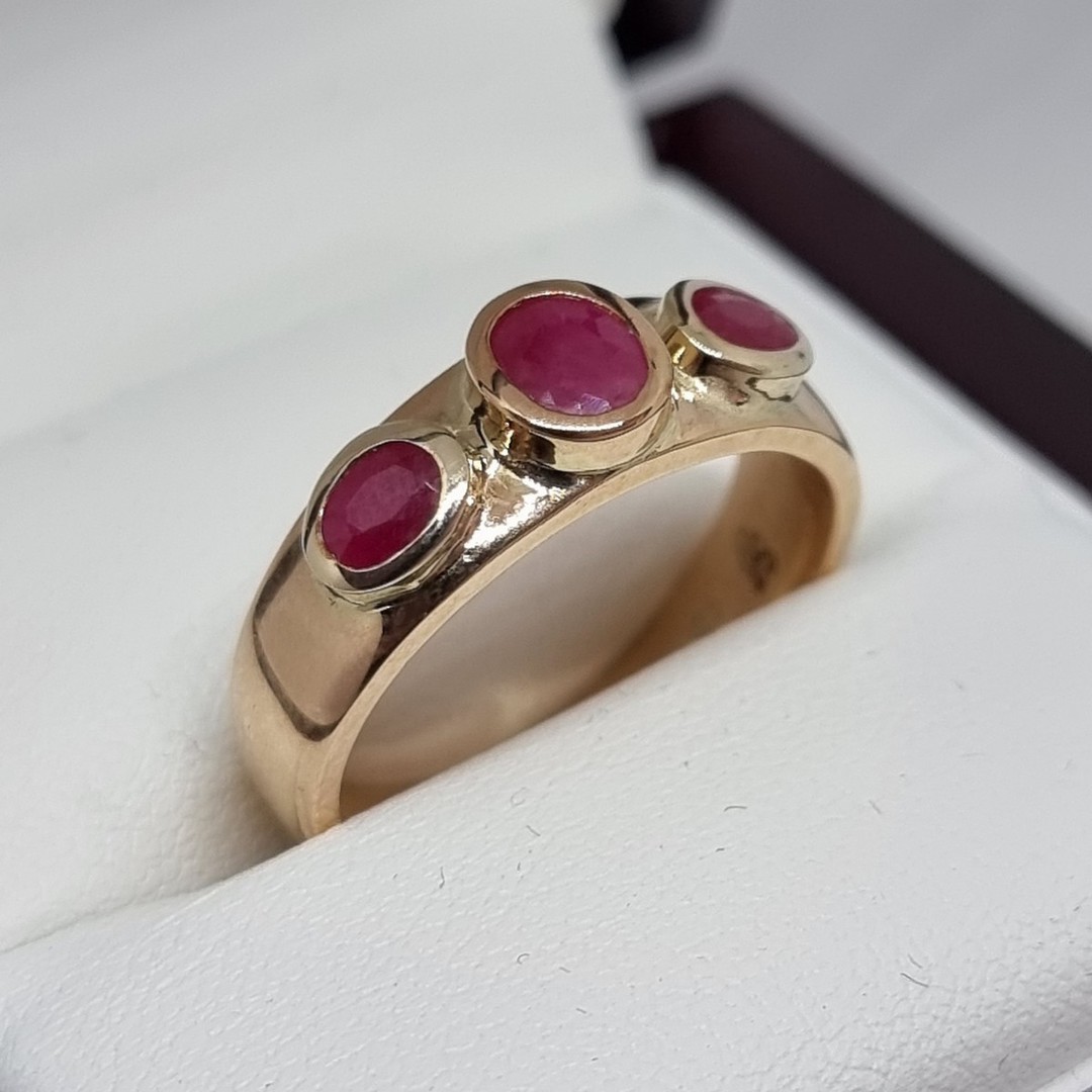 9ct gold modern ruby ring, made in NZ image 0