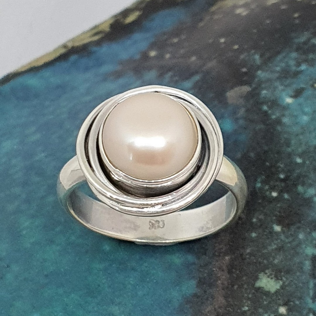 Sterling silver soft pink pearl ring image 0