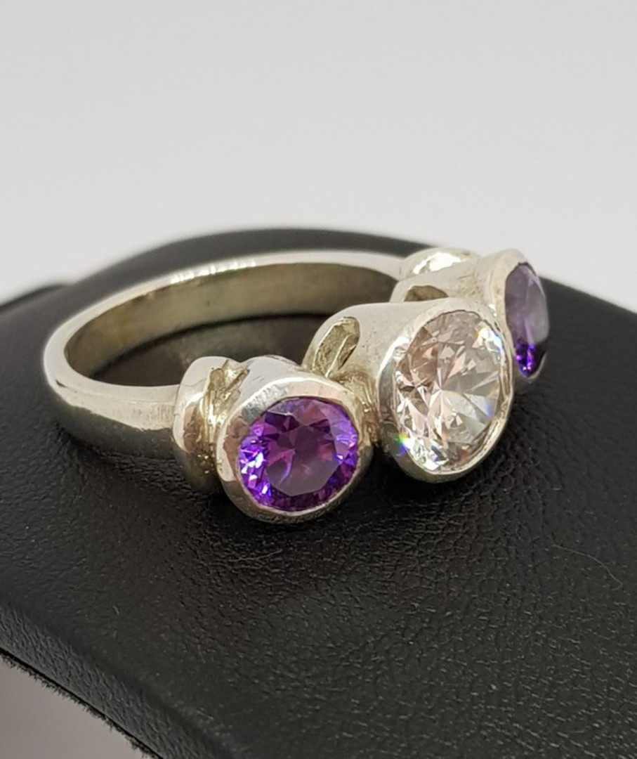 925 silver ring with clear and purple CZ's - Size N image 2