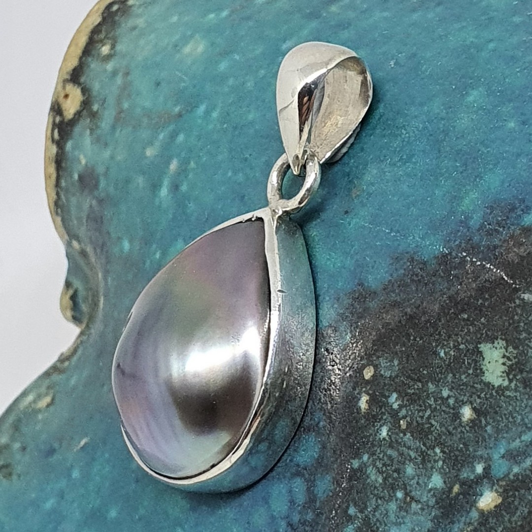 Sterling silver grey mabe pearl pendant image 2