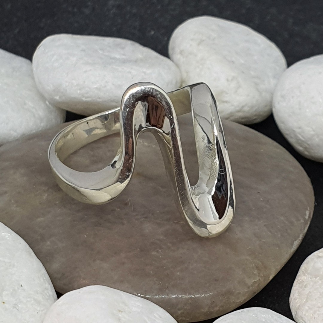 Sterling silver elongated open wave ring, made in NZ image 3
