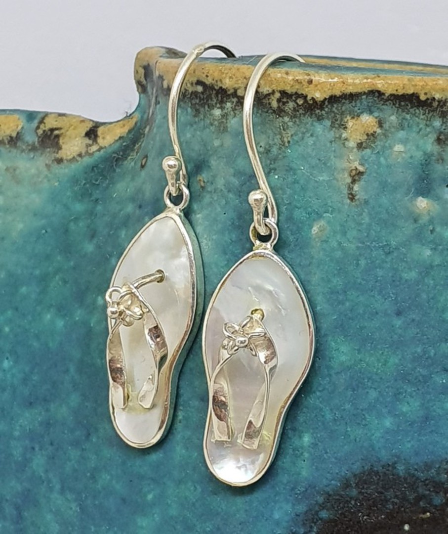 Mother of pearl jandal earrings image 0