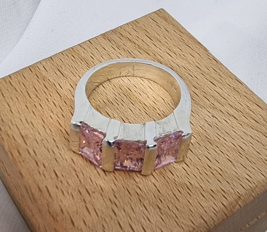 Designer pink stone silver ring - Size P image 3