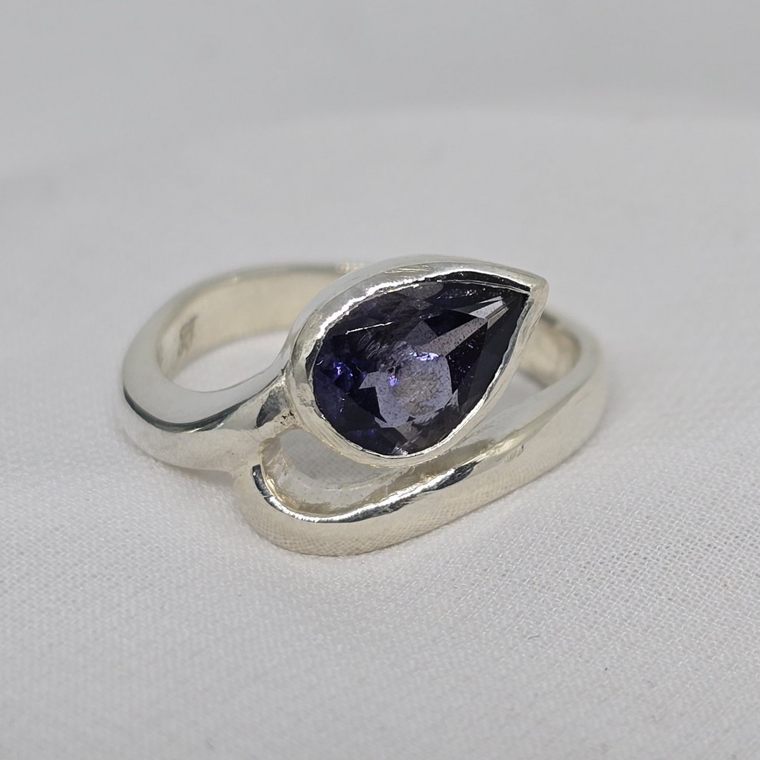 Sterling Silver Ring with Natural Iolite Gemstone image 3