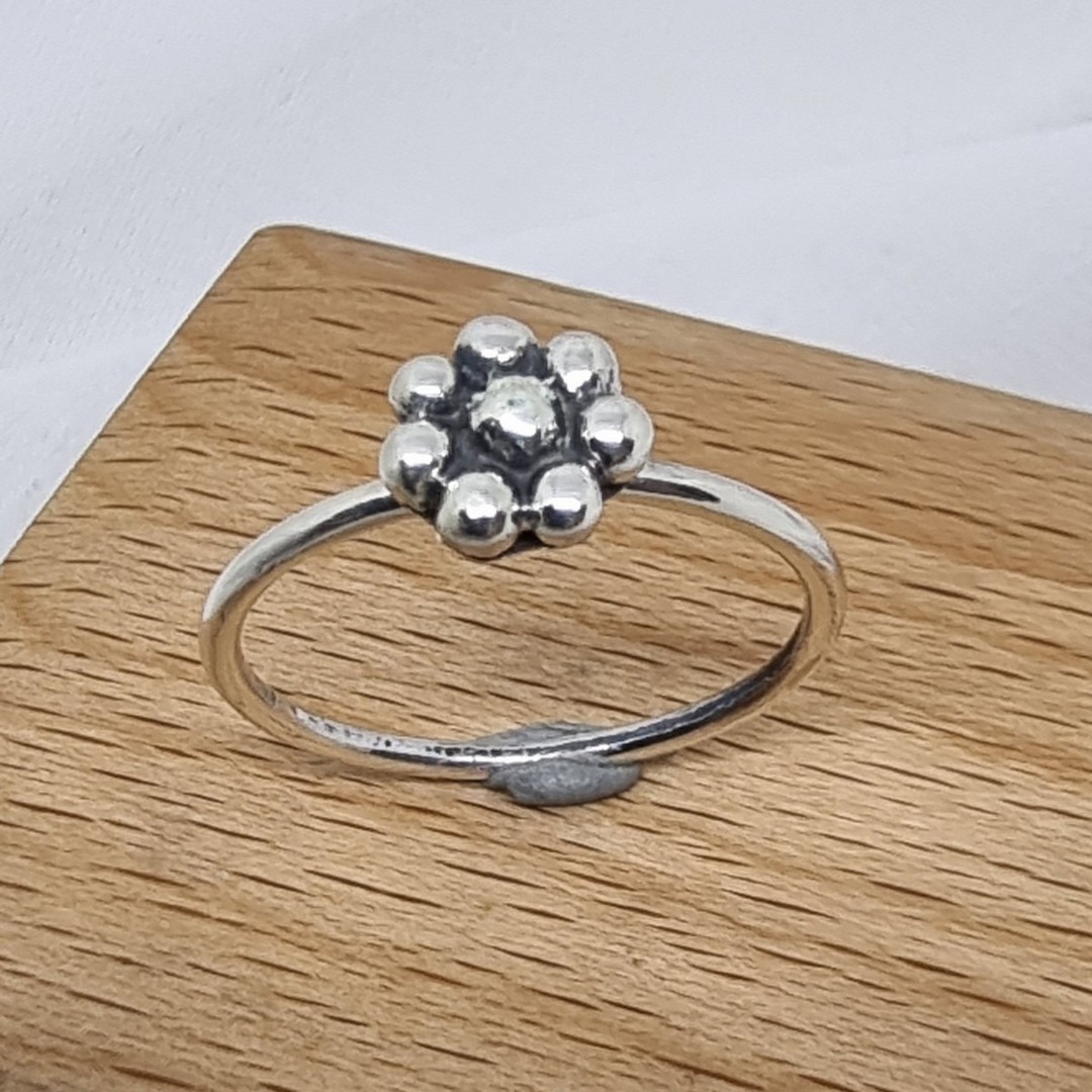 Sterling silver daisy stacking ring image 4