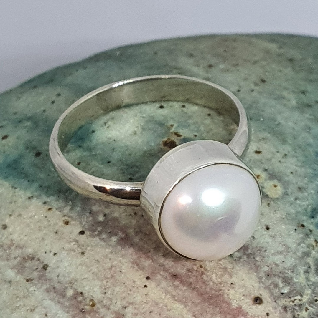 Sterling silver little pearl ring - size N image 2