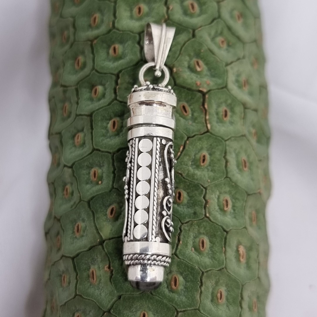 Silver filigree silver prayer box pendant with labradorite image 3