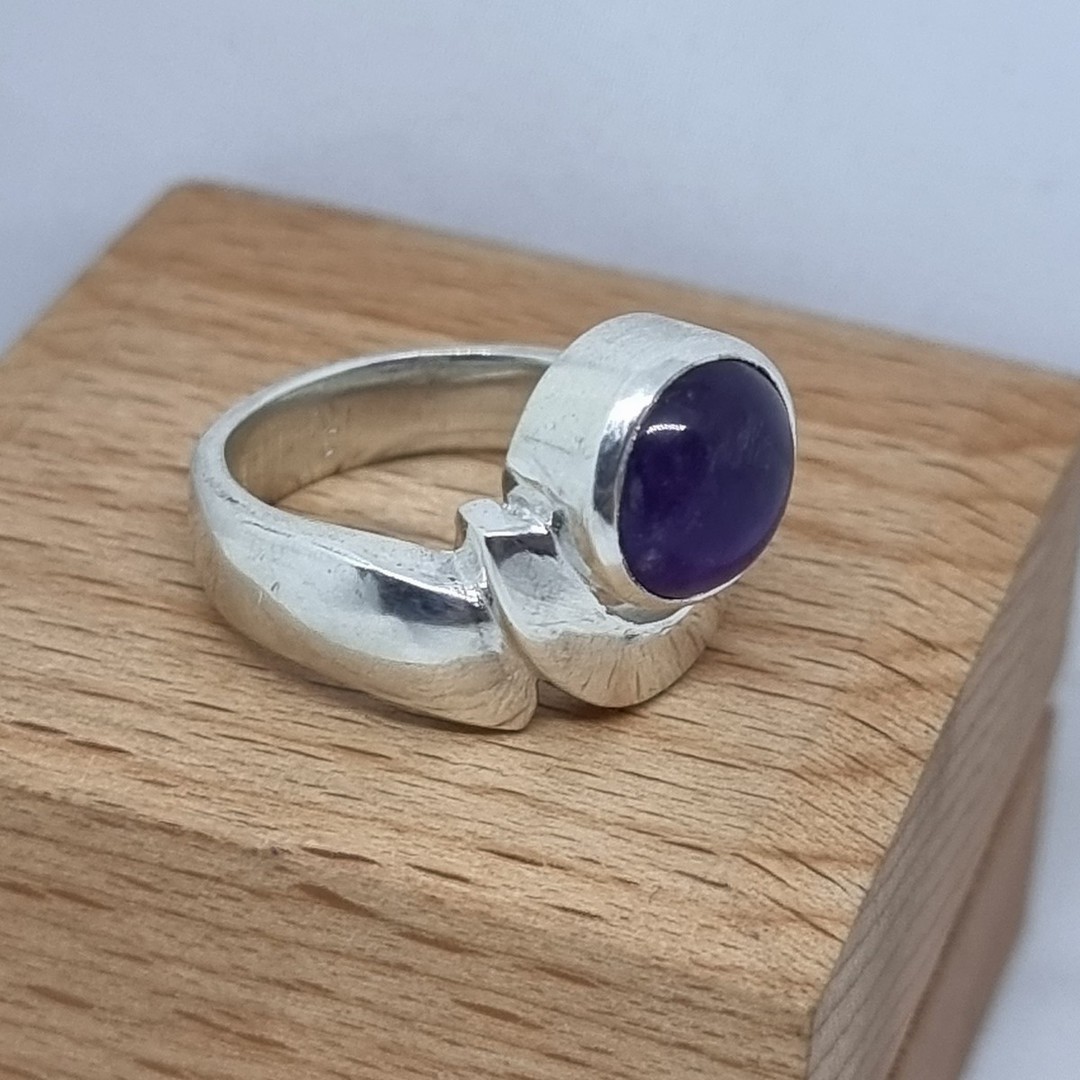 Made in NZ, silver amethyst ring - Size Q image 3