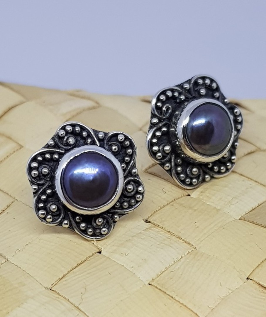 Fresh Water Pearl Stud Earrings with Filigree image 0