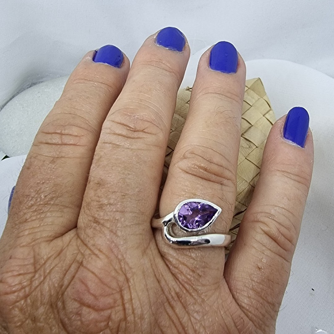 Silver ring with sparkling purple gemstone image 3