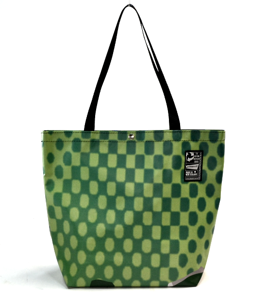 stashit.co.nz recycled billboard bags, tote bags, surfboard bags