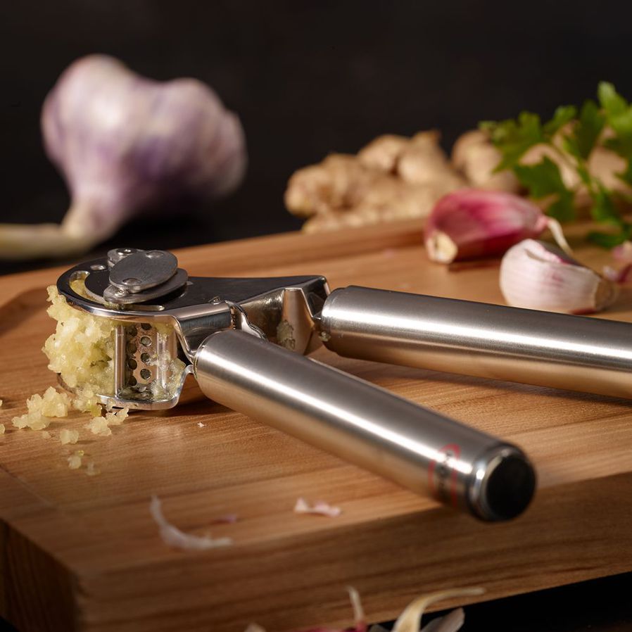 Rosle Garlic Press with Scraper image 2