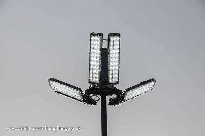K45 Portable LED Light Stand - Motorised image 5